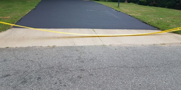 Driveway Sealcoating in Glendale